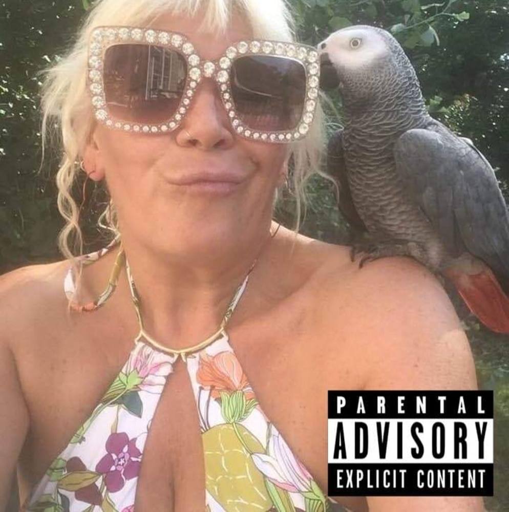 Meet your Posher, Eve